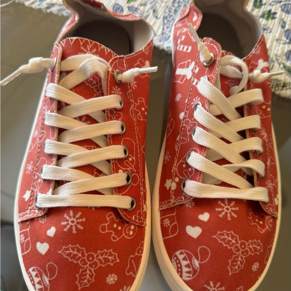 Women  Red Holiday Print Canvas Sneakers